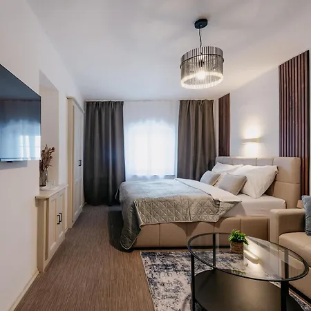 Parkan 125 Bed & Breakfast 3*