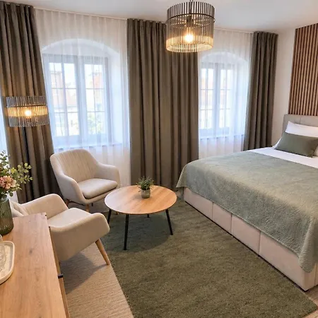 Parkan 125 Bed & Breakfast 3*