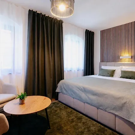 Bed & Breakfast Parkan 125 3*